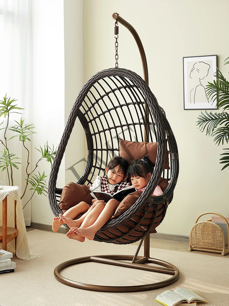 Sedia a dondolo sospesa in rat - Outdoor Furniture Iron recensione e prezzo