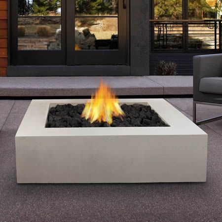Set Divano da Esterno con Tavo - Outdoor Furniture With Fire Pit recensione e prezzo